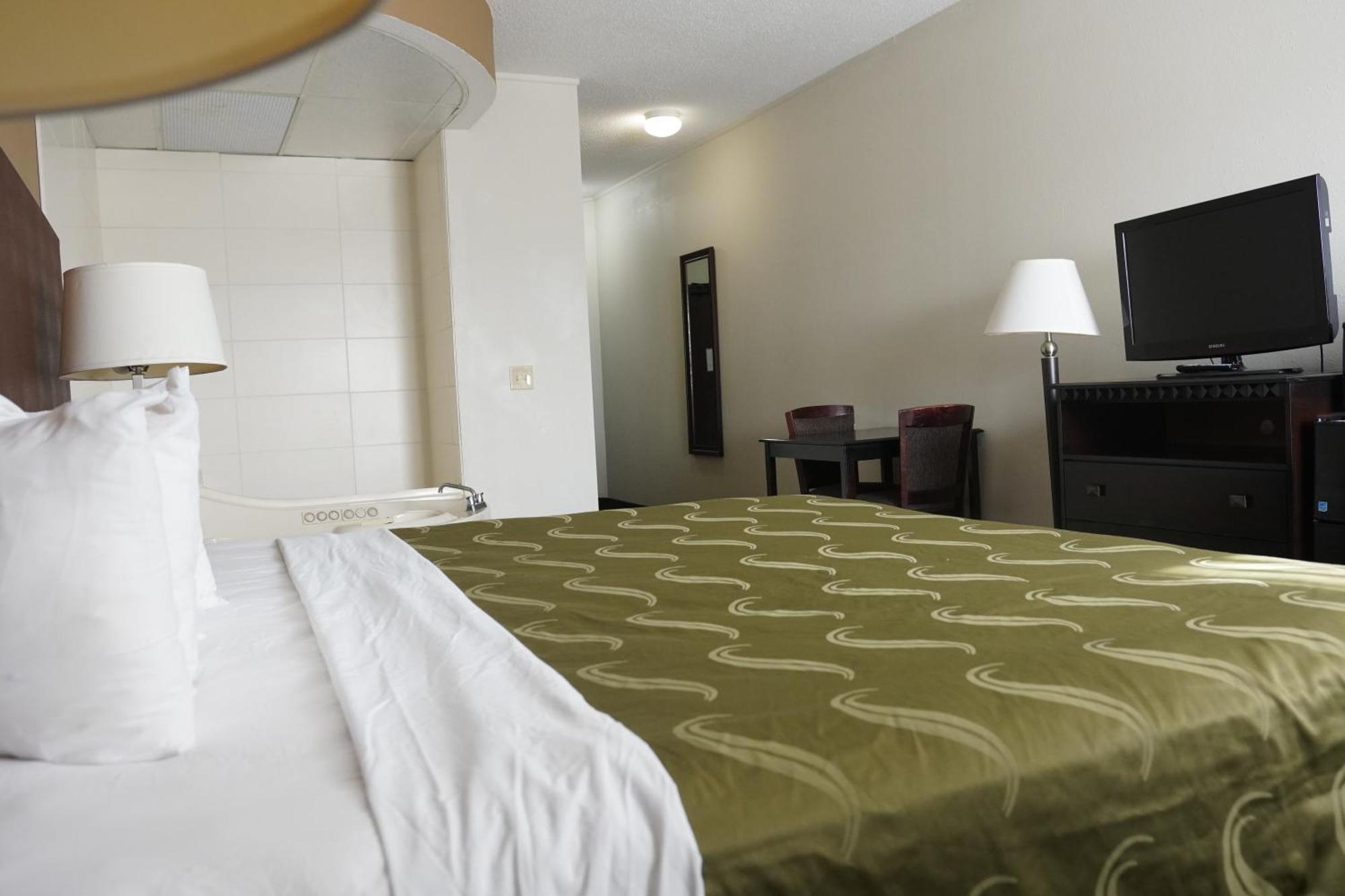 American Inn & Suites Waterford Exteriér fotografie
