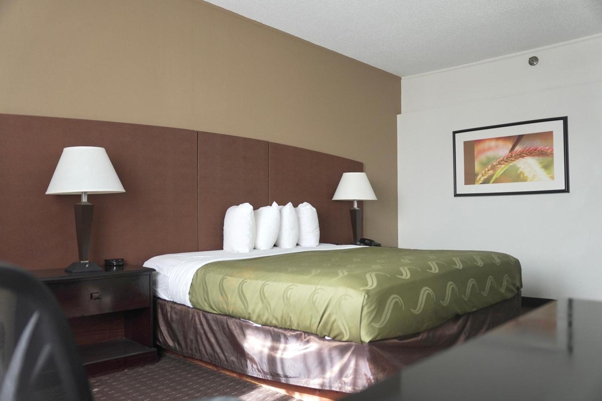 American Inn & Suites Waterford Pokoj fotografie