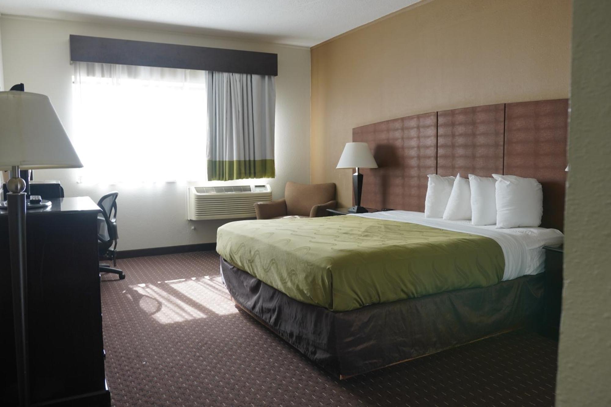 American Inn & Suites Waterford Pokoj fotografie