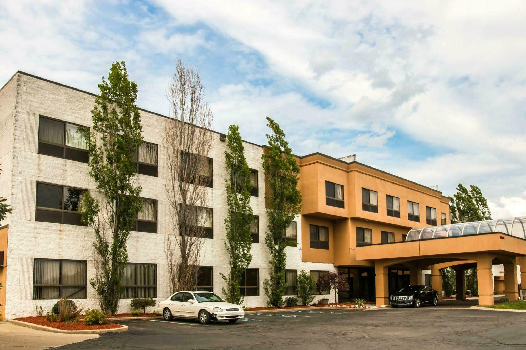 American Inn & Suites Waterford Exteriér fotografie