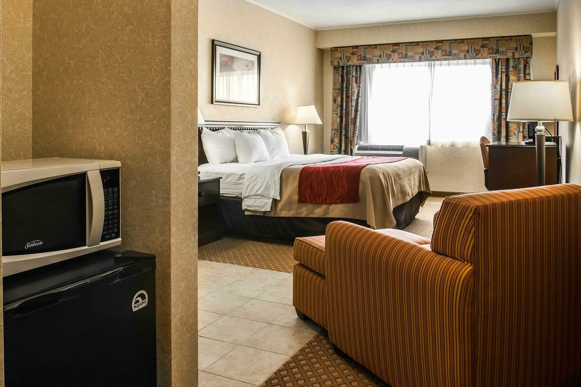 American Inn & Suites Waterford Exteriér fotografie